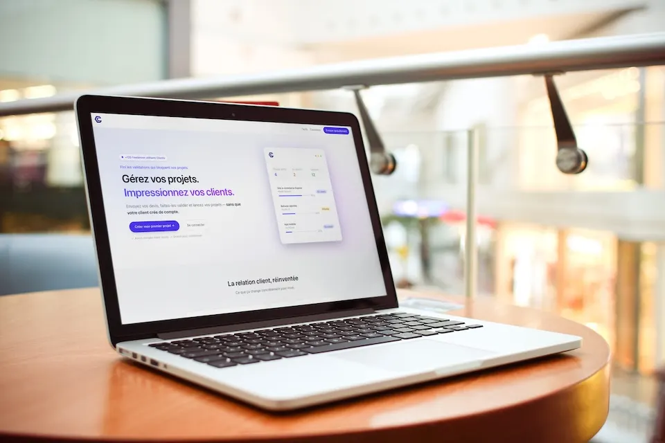 cliento macbook mockup